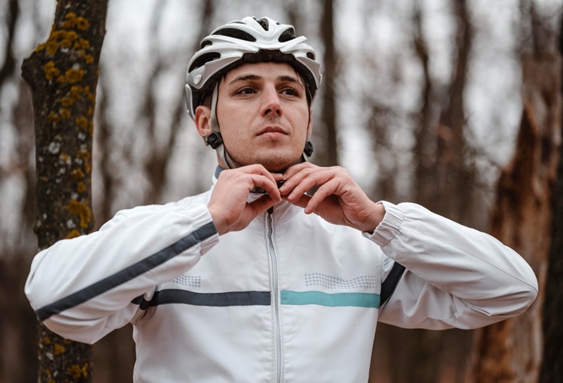 How Windproof Thermal Cycling Jackets Improve Winter Rides