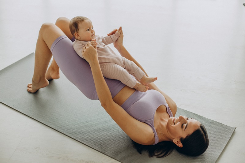 How to Safely Rebuild Your Core with Postpartum Workouts